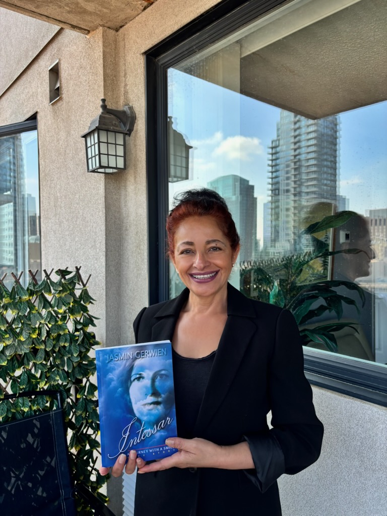 Jasmin new photo in black outfit